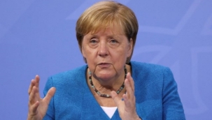 İnzivadan çıkan Merkel'den 'Rusya'yı Avrupa'ya yakınlaştırmak için daha fazla çabalamalıydık' mesajı