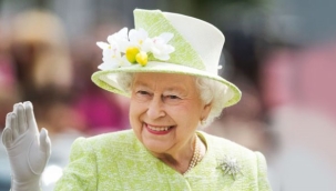 Kraliçe 2. Elizabeth, dünyanın en uzun süre tahtta kalan ikinci monarkı unvanını aldı
