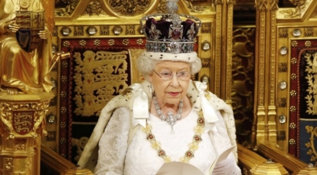 Kraliçe II. Elizabeth'in 'Platin Jübilesi' kutlamaları başladı