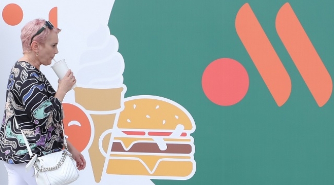 McDonald's restoranları Rusya'da yeni ismiyle tekrar açıldı