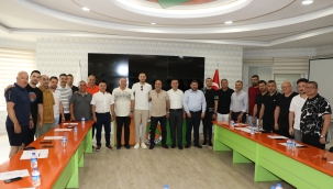 Merih Demiral'dan Alanyaspor'a ziyaret