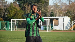 Rasheed Akanbi resmen FC Sheriff'te