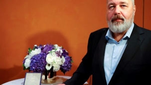Rus gazeteci Nobel Barış Ödülü'nü Ukraynalı mülteciler için sattı