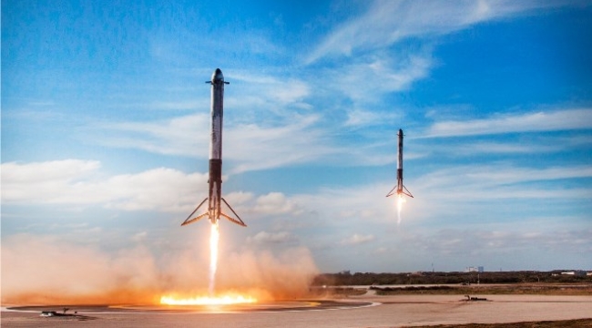 SpaceX, 36 saat içerisinde 3 roket fırlattı ve geri indirdi