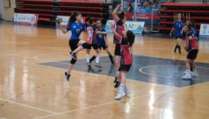 ALANYA DA HENTBOL ŞAMPİYONASI BAŞLADI