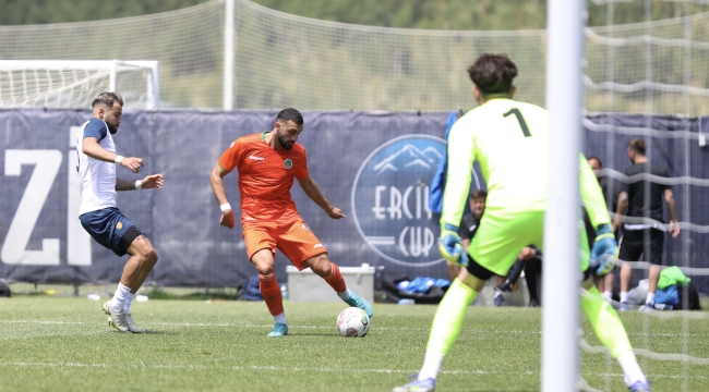 Alanyaspor hazırlık maçında Ankaragücü ile 3-3 berabere kaldı