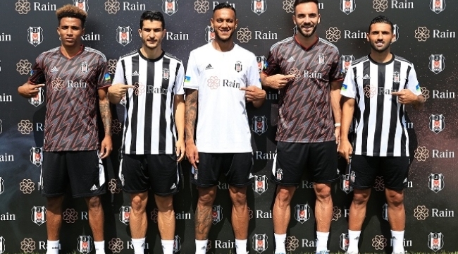 Beşiktaş'ın yeni sezon formaları tanıtıldı