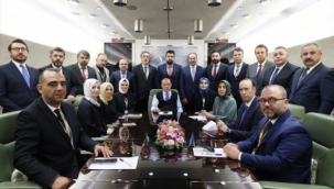 Cumhurbaşkanı Erdoğan, İran dönüşü gazetecilerin sorularını yanıtladı