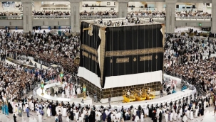 Kâbe'nin örtüsü değiştirildi