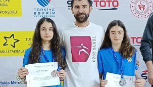 Minik eskrimciler Sivas'tan 5 madalyayla döndü