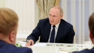 Putin: "Batı bizi savaş alanında yenmek istiyorsa, bırakın denesinler"