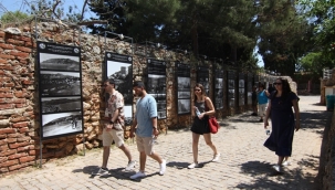 SİYAH BEYAZ FOTOĞRAFLARLA AÇIK HAVA GALERİSİ