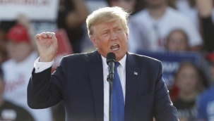 Trump, 2024 Başkanlık seçimlerinde aday olabileceği sinyalini verdi