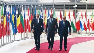 Aliyev, Paşinyan ve Michel'den üçlü zirve