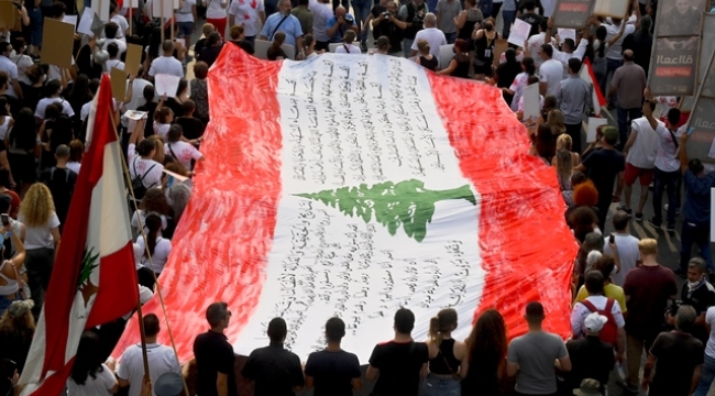 Beyrut Limanı'ndaki patlamanın 2'nci yılında hayatını kaybedenler anıldı