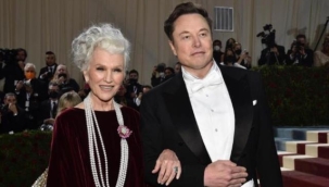 Elon Musk'ın annesi Maye Musk: Oğlumun evi bile yok, ziyaret ettiğimde garajda uyuyorum