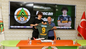 Erencan bir yıl daha Alanyaspor'da