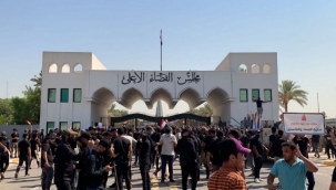 Irak'ta Sadr destekçilerinden yargı konseyi önünde protesto