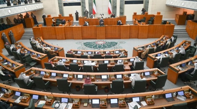 Kuveyt'te parlamento resmen feshedildi