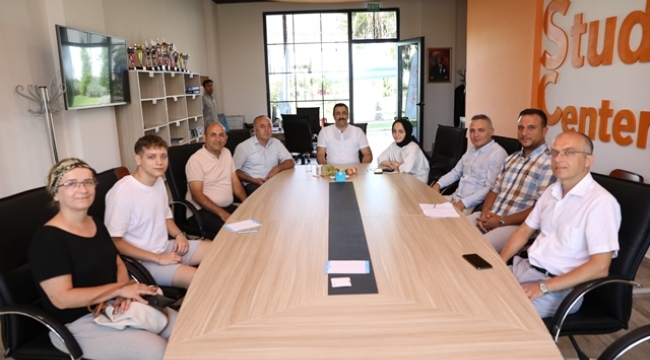 REKTÖR KALAN VELİLERLE BULUŞTU