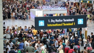 Rusya'dan Antalya Havalimanı'na günde 80 uçak iniyor