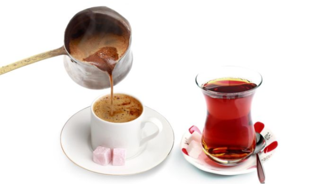 Sıcak çay ve kahve içmek, yemek borusu kanseri riskini yaklaşık üç kat arttırıyor