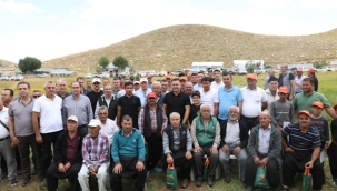 YAYLALARDA BAŞKAN YÜCEL'E SEVGİ SELİ