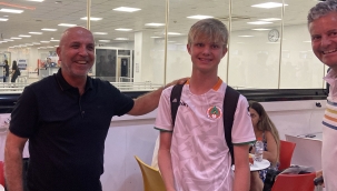 Yeni sezon Alanyaspor formalarına turist ilgisi