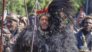 Yeni Zulu kralı taç giydi