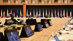 AB, Rus turistlere vize verilmesini kolaylaştıran anlaşmayı askıya aldı