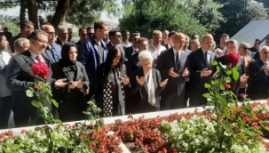 Adnan Menderes ve yol arkadaşları idamlarının 61'inci yılında kabirleri başında anıldı