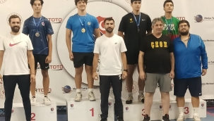 Alanyasporlu eskrimci Ankara'da birinci oldu