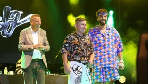 Ataşehir'de Sefo ile sosyal medya fenomeni Fevzi aynı sahnede buluştu