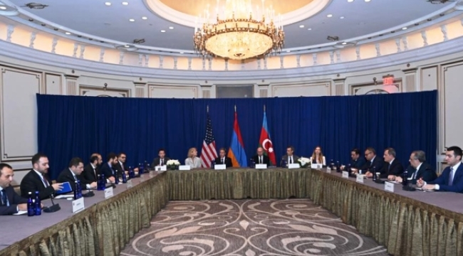 Azerbaycan ve Ermenistan dışişleri bakanları New York'ta bir araya geldi
