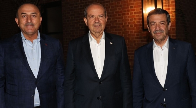 Bakan Çavuşoğlu, KKTC Cumhurbaşkanı Tatar'la görüştü