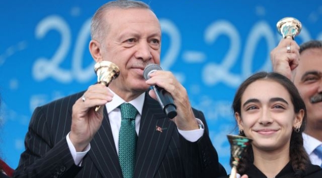 Erdoğan: Zihni boş avare gençlik değil, erdem sahibi bir gençlik istiyoruz