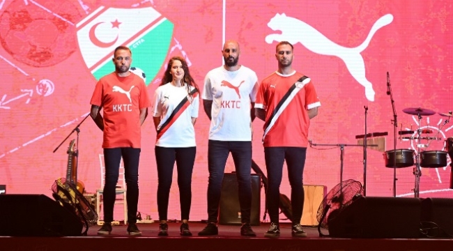 KKTC Milli Futbol Takımı'nın formaları tanıtıldı
