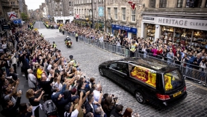 Kraliçe II. Elizabeth'in cenazesi Holyroodhouse Sarayı'na getirildi