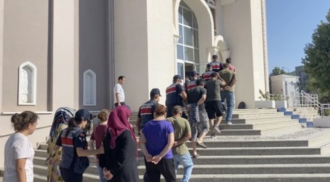 Muğla'da Yunanistan'a kaçmaya çalışan 17 FETÖ sanığı yakalandı
