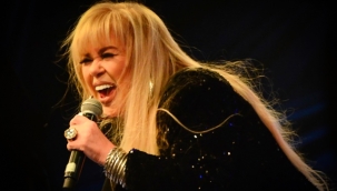 'Müziği bıraktım' diyen Zerrin Özer geri döndü: 'Çok kızmayın'