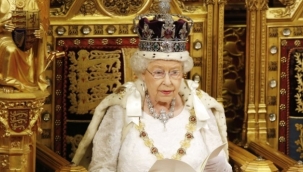 Politico: 'Kraliçe II. Elizabeth'in cenaze törenine katılacak liderlerin tarifeli uçak kullanması istendi'