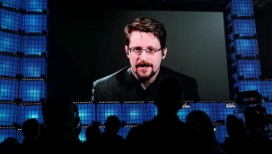 Rusya'dan ABD'nin istihbarat bilgilerini sızdıran Edward Snowden'a vatandaşlık