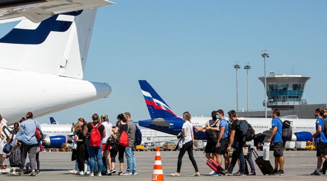 Rusya'dan büyük kaçış! Uçak bileti alanın da otomobiliyle yola çıkanın da hedefi Antalya oldu
