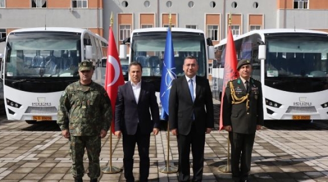 Türkiye, Arnavutluk Silahlı Kuvvetleri'ne 40 araç bağışladı