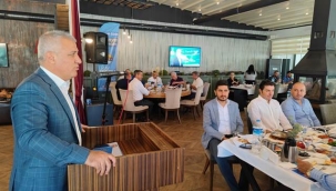 ALTSO Başkan Adayı Eray Erdem, basın mensupları ile kahvaltıda bir araya geldi. 