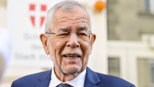 Avusturya'da cumhurbaşkanlığı seçimini Van der Bellen kazandı