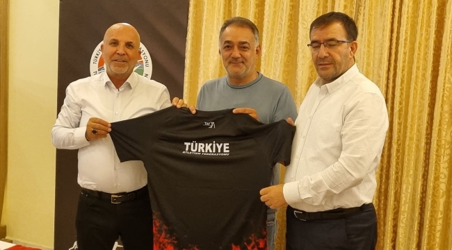 Çavuşoğlu Atletizm Federasyonu'na ev sahipliği yaptı