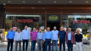 Erdem, Cuma Pazarı'nda takdir topladı