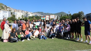 Özel öğrencilerden Alanyaspor'a ziyaret