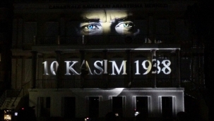 Atatürk '3D Mapping' gösterisiyle anıldı